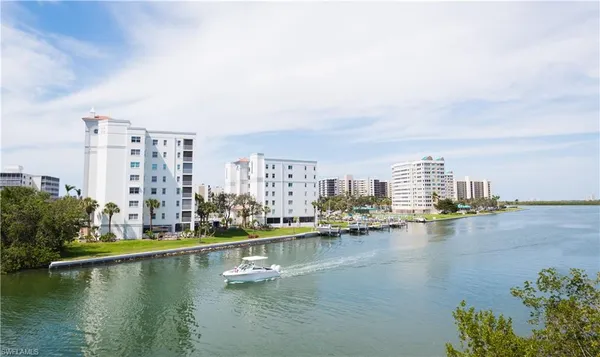 $2,150 | 699 110th Avenue North, Unit A, Naples, FL 34108