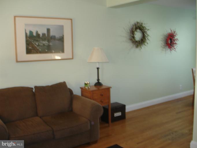 8503 Water Oak Road Baltimore, MD 21234 - Photo 3 of 16 Living Room