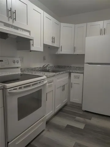 $1,400 | 5950 Northeast 18th Avenue, Unit 504, Fort Lauderdale, FL 33334