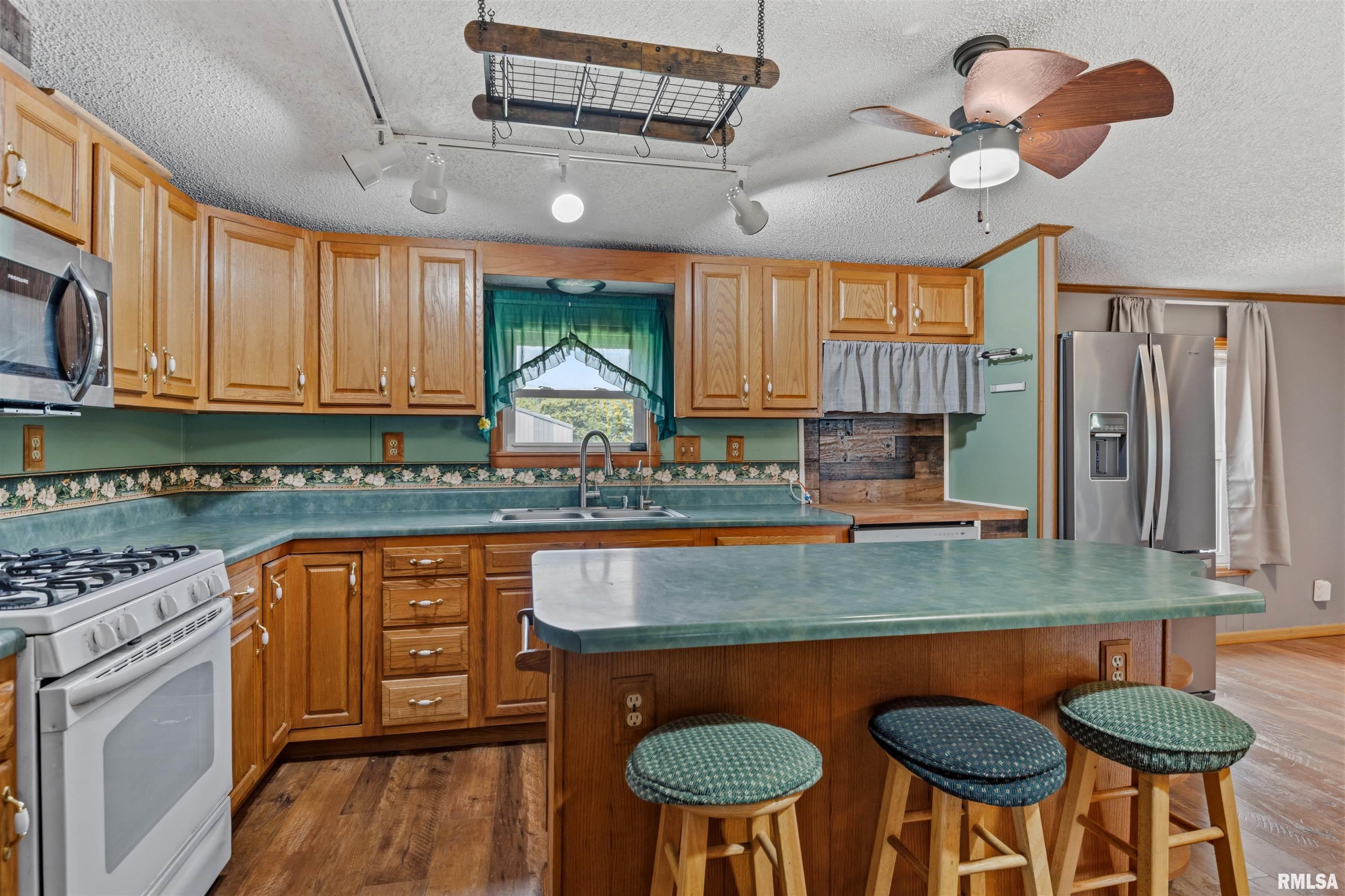 28457 Tutman Road Greenview, IL 62642 - Photo 14 of 46 Gallery Image 14