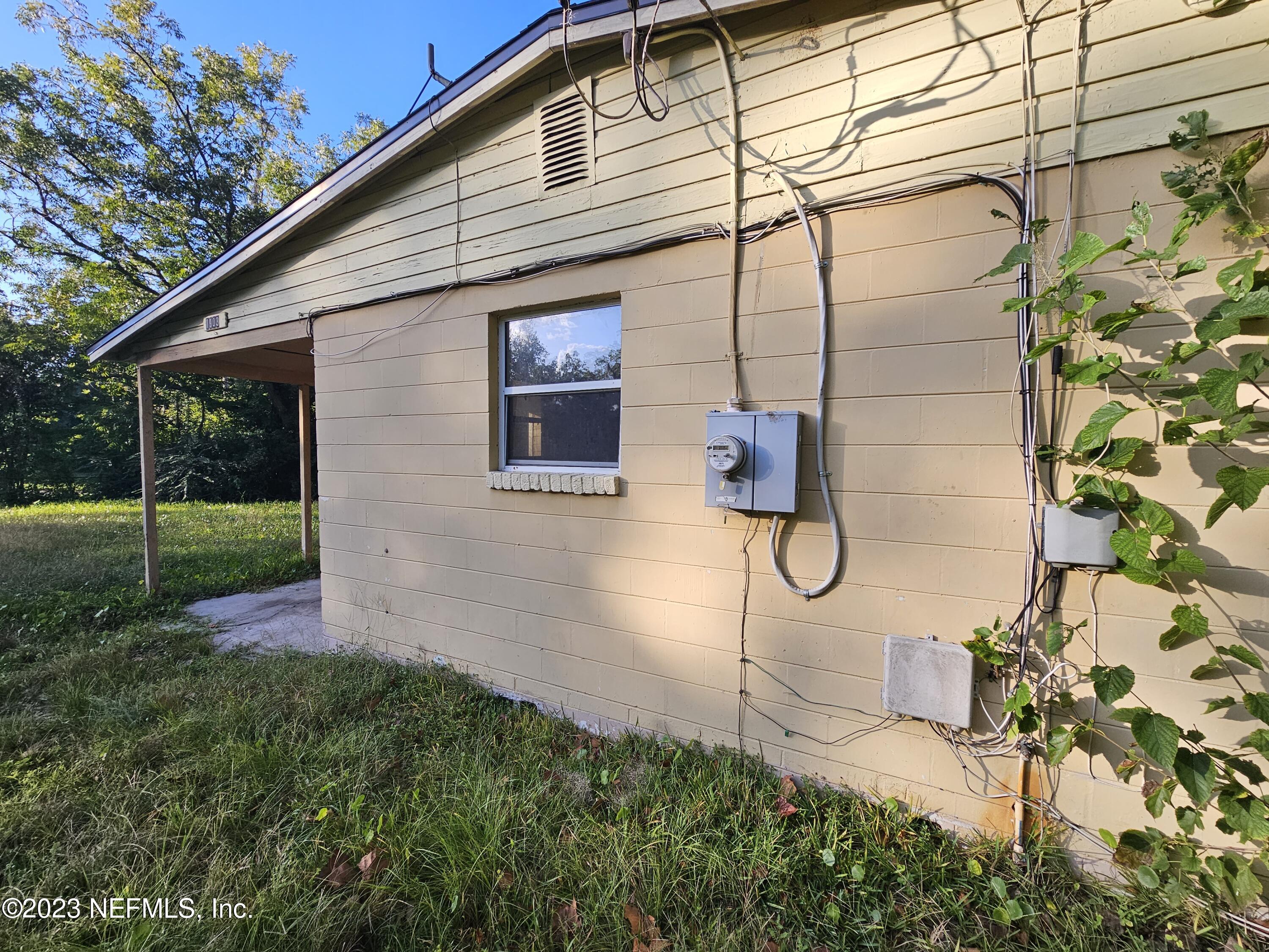 7903 New Kings Road Jacksonville, FL 32219 - Photo 2 of 13 20230921_082452