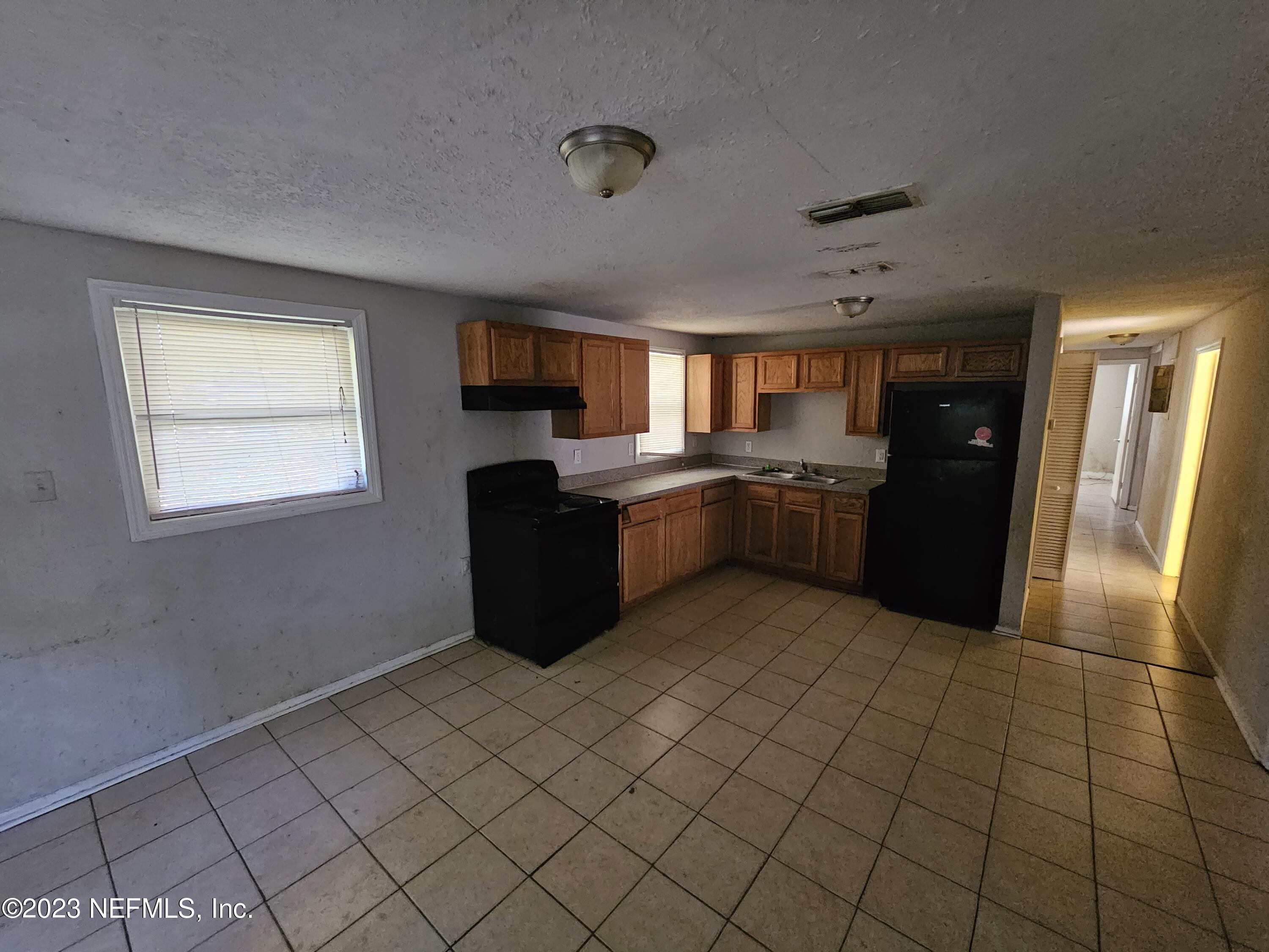 7903 New Kings Road Jacksonville, FL 32219 - Photo 6 of 13 20230921_083304