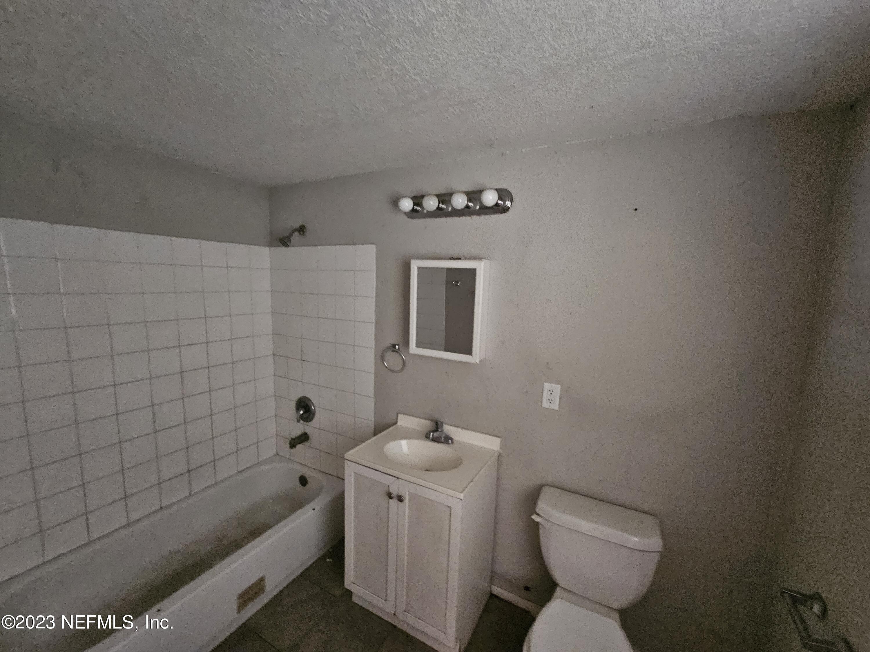 7903 New Kings Road Jacksonville, FL 32219 - Photo 7 of 13 20230921_083646