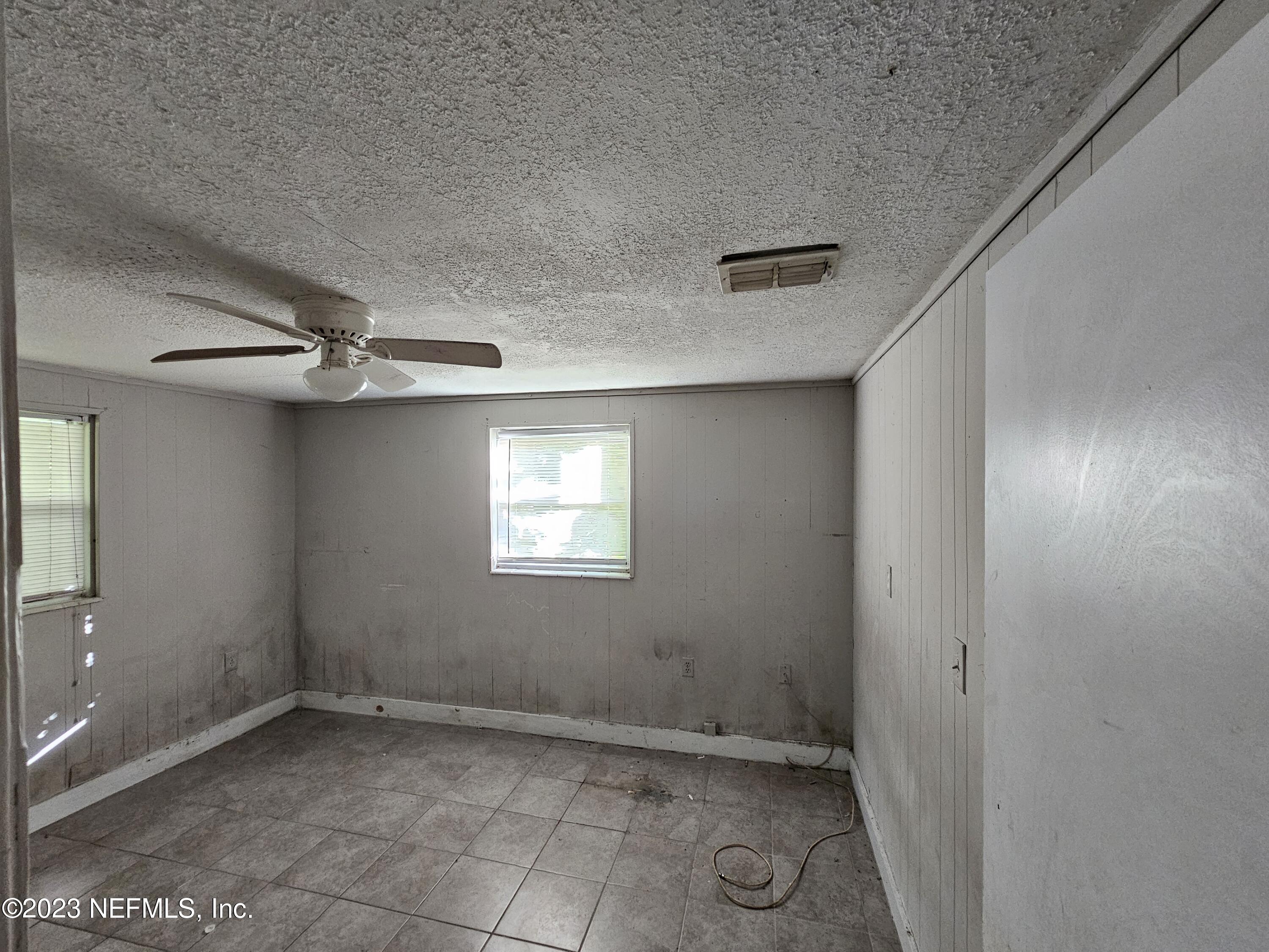 7903 New Kings Road Jacksonville, FL 32219 - Photo 9 of 13 20230921_083617