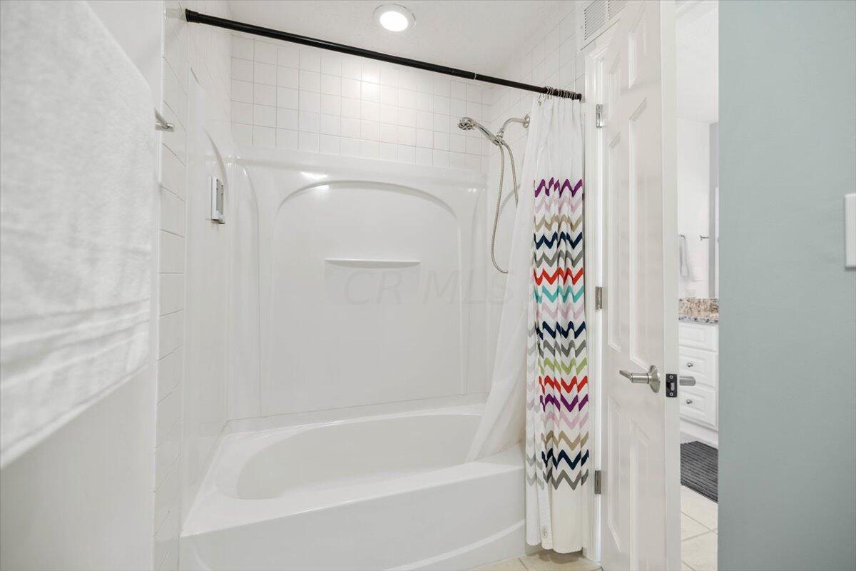 930 Raintree Court Westerville, OH 43081 - Photo 46 of 55 41-Bathroom-930 Raintree Ct-031