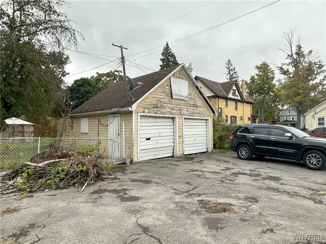 $99,000 | 1303 Ontario Avenue, Niagara Falls, NY 14305