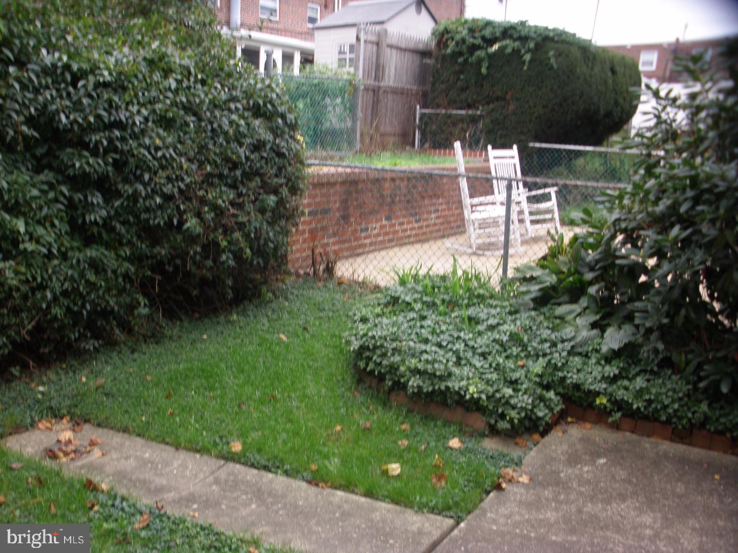 3383 South Keswick Road Philadelphia, PA 19114 - Photo 2 of 16 Exterior Back