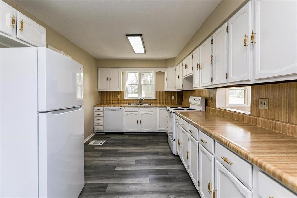 1310 Bryant Road Mount Vernon, IA 52314 - Photo 10 of 35 Gallery Image 10
