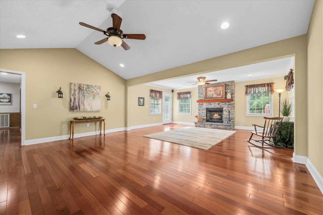 204 Maria Drive Anderson, SC 29625 - Photo 8 of 39