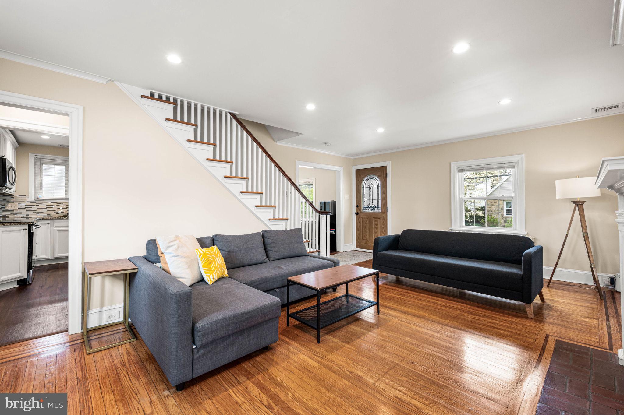 503 Park Street Ridley Park, PA 19078 - Photo 4 of 36 Living Room