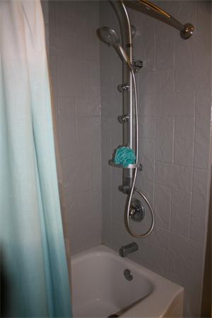 8 Apple Ridge Road, Unit 6 Maynard, MA 01754 - Photo 18 of 30 a bathroom with a shower
