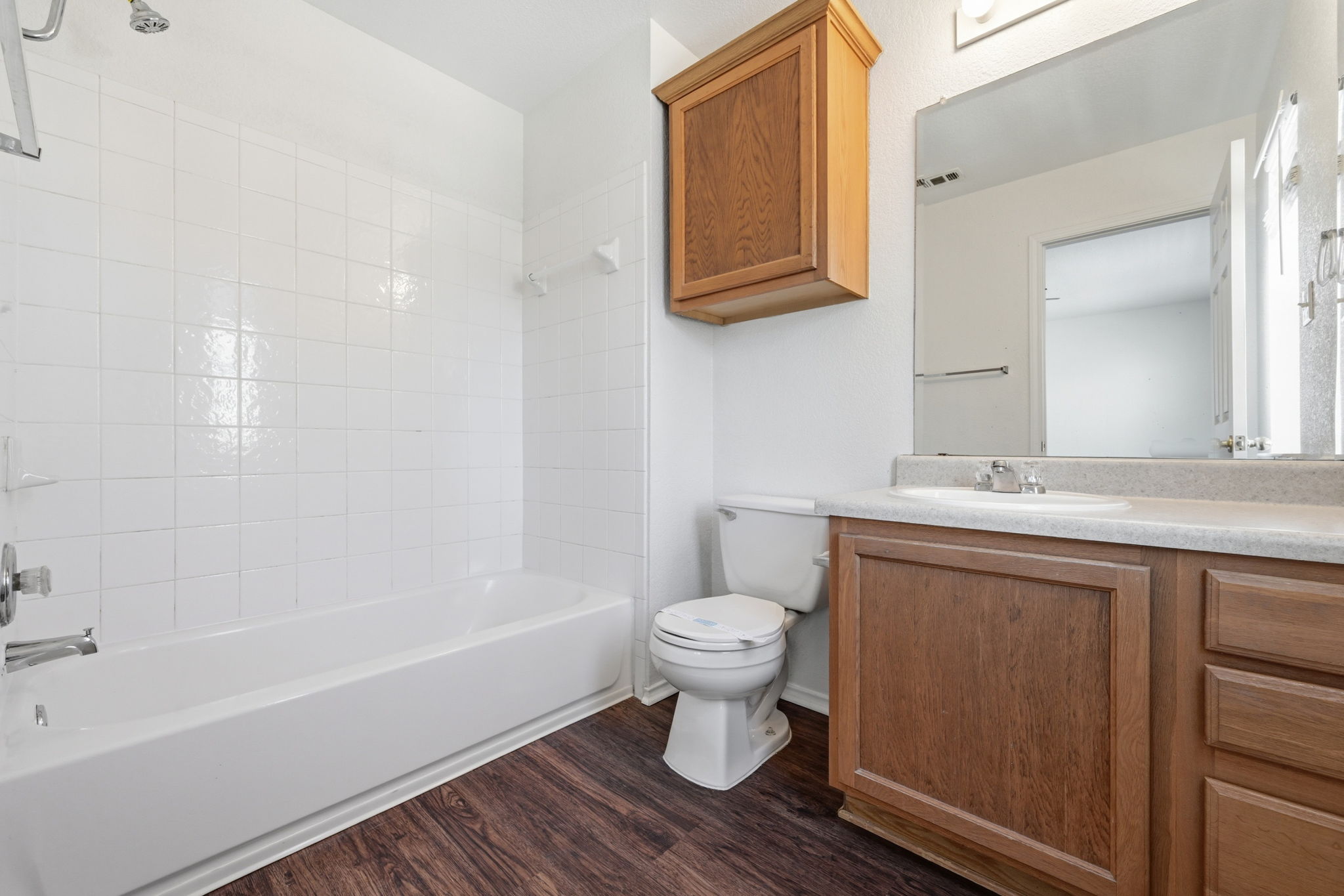 1805 Lost Maples Loop Cedar Park, TX 78613 - Photo 20 of 31 a bathroom with a sink toilet and bathtub