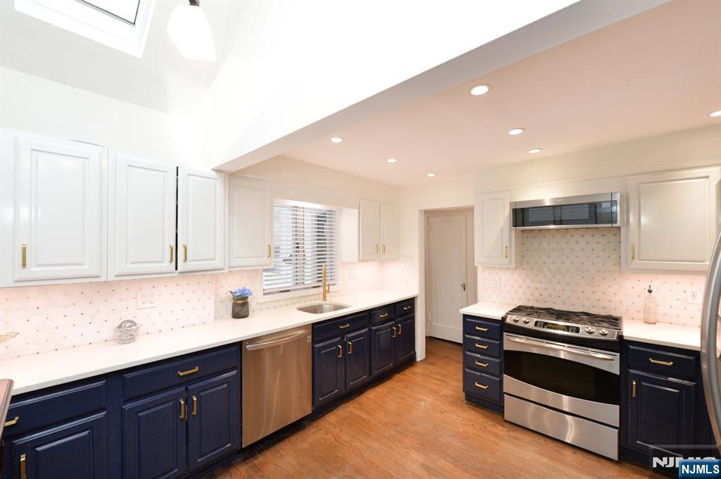 675 Center Street Oradell, NJ 07649 - Photo 6 of 29