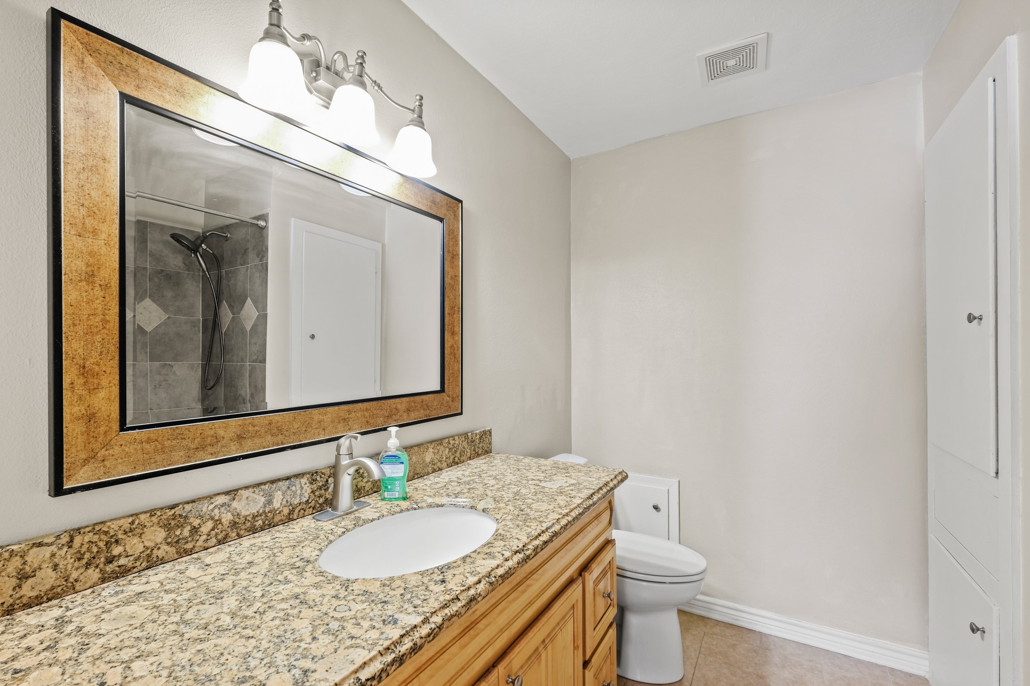 8729 Dunlap Street Houston, TX 77074 - Photo 7 of 15