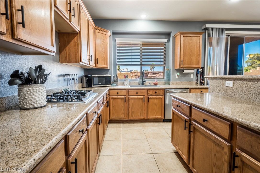 864 Wintersweet Road Henderson, NV 89015 - Photo 7 of 22 Gallery Image 7