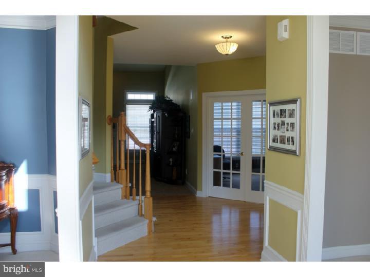 2 Farmview Road Bordentown, NJ 08505 - Photo 2 of 18 Foyer