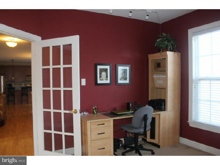 2 Farmview Road Bordentown, NJ 08505 - Photo 4 of 18 Office / Study