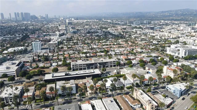 $3,290,000 | 137 North Hamilton Drive, Beverly Hills, CA 90211