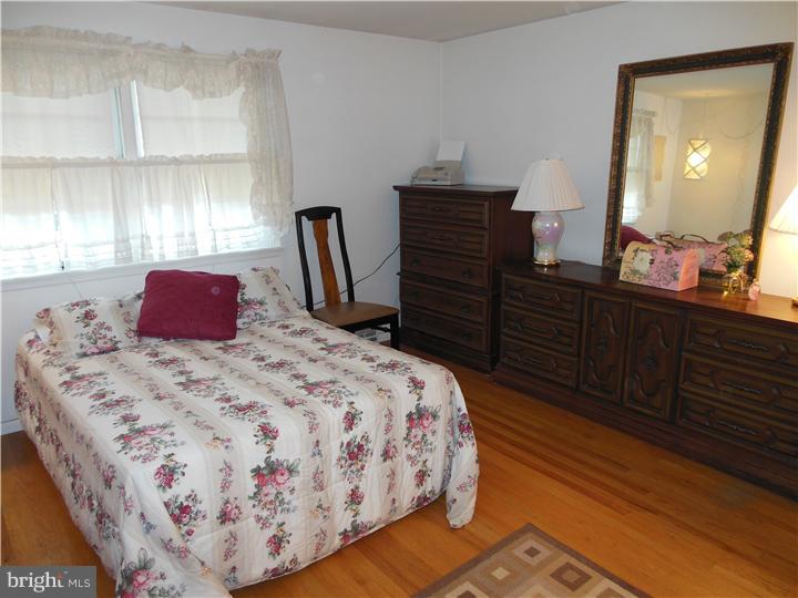 2606 Yellowstone Road Cinnaminson, NJ 08077 - Photo 11 of 17 Bedroom 2