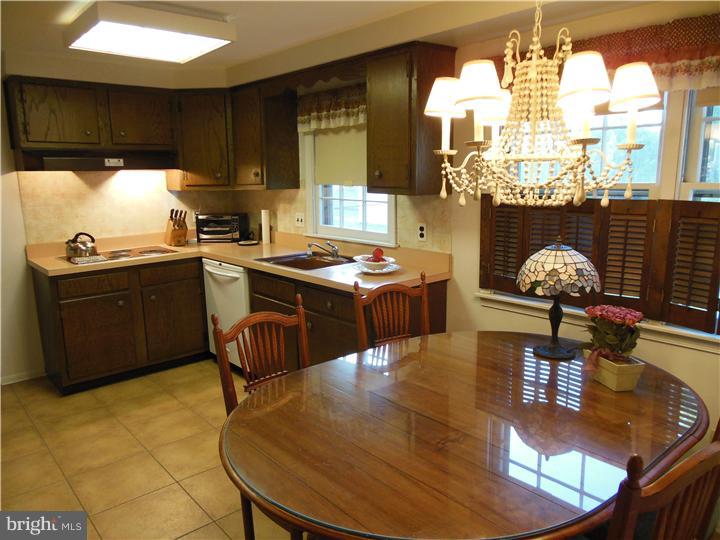 2606 Yellowstone Road Cinnaminson, NJ 08077 - Photo 13 of 17 Kitchen