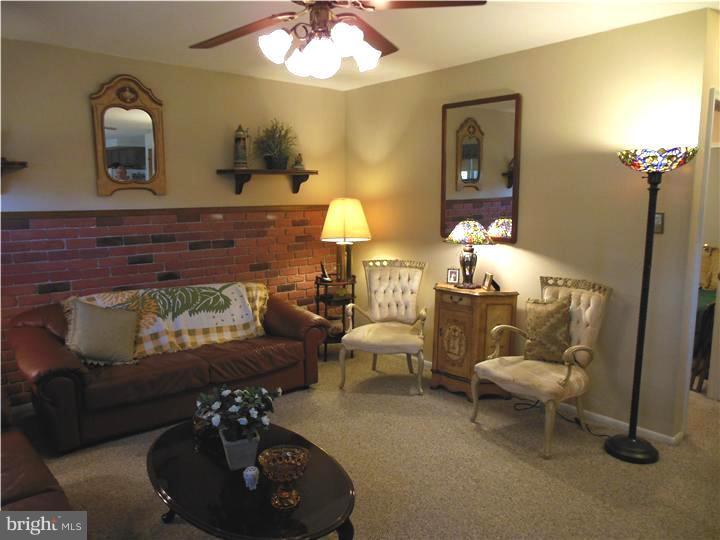 2606 Yellowstone Road Cinnaminson, NJ 08077 - Photo 4 of 17 Family Room