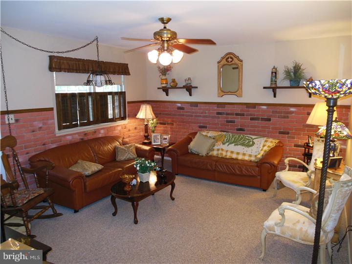 2606 Yellowstone Road Cinnaminson, NJ 08077 - Photo 5 of 17 Family Room