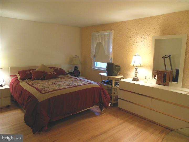 2606 Yellowstone Road Cinnaminson, NJ 08077 - Photo 10 of 17 Master Bedroom