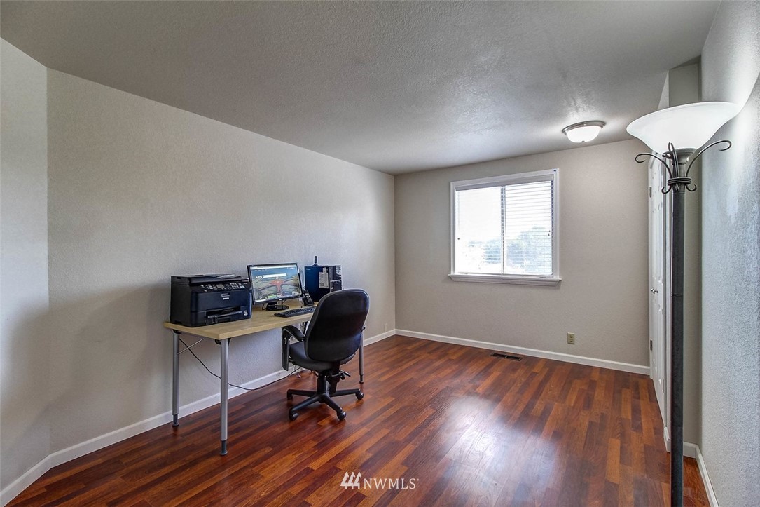 521 225th Place Southeast Bothell, WA 98021 - Photo 17 of 25 Gallery Image 17