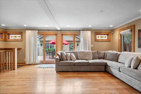 $619,000 | 4947 Estes Avenue, Skokie, IL 60077