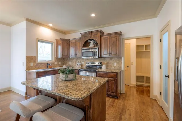 $525,000 | 4203 Northwest 76th Street, Kansas City, MO 64151