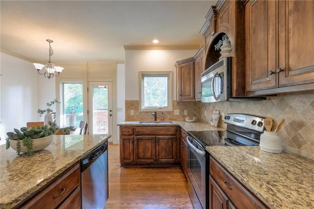 $525,000 | 4203 Northwest 76th Street, Kansas City, MO 64151