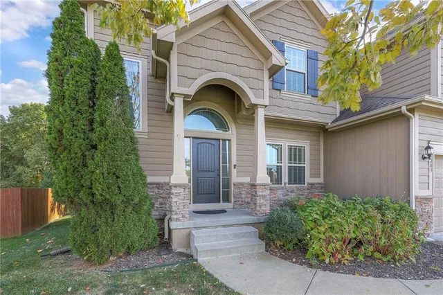 $525,000 | 4203 Northwest 76th Street, Kansas City, MO 64151