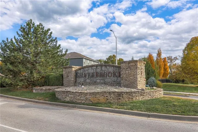 $525,000 | 4203 Northwest 76th Street, Kansas City, MO 64151