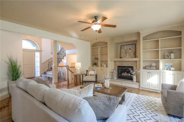 $525,000 | 4203 Northwest 76th Street, Kansas City, MO 64151