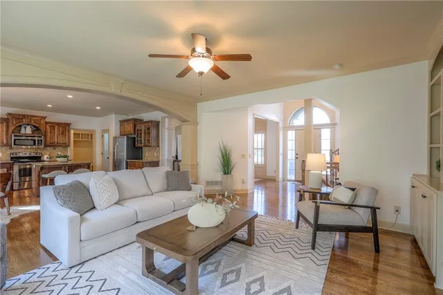 $525,000 | 4203 Northwest 76th Street, Kansas City, MO 64151