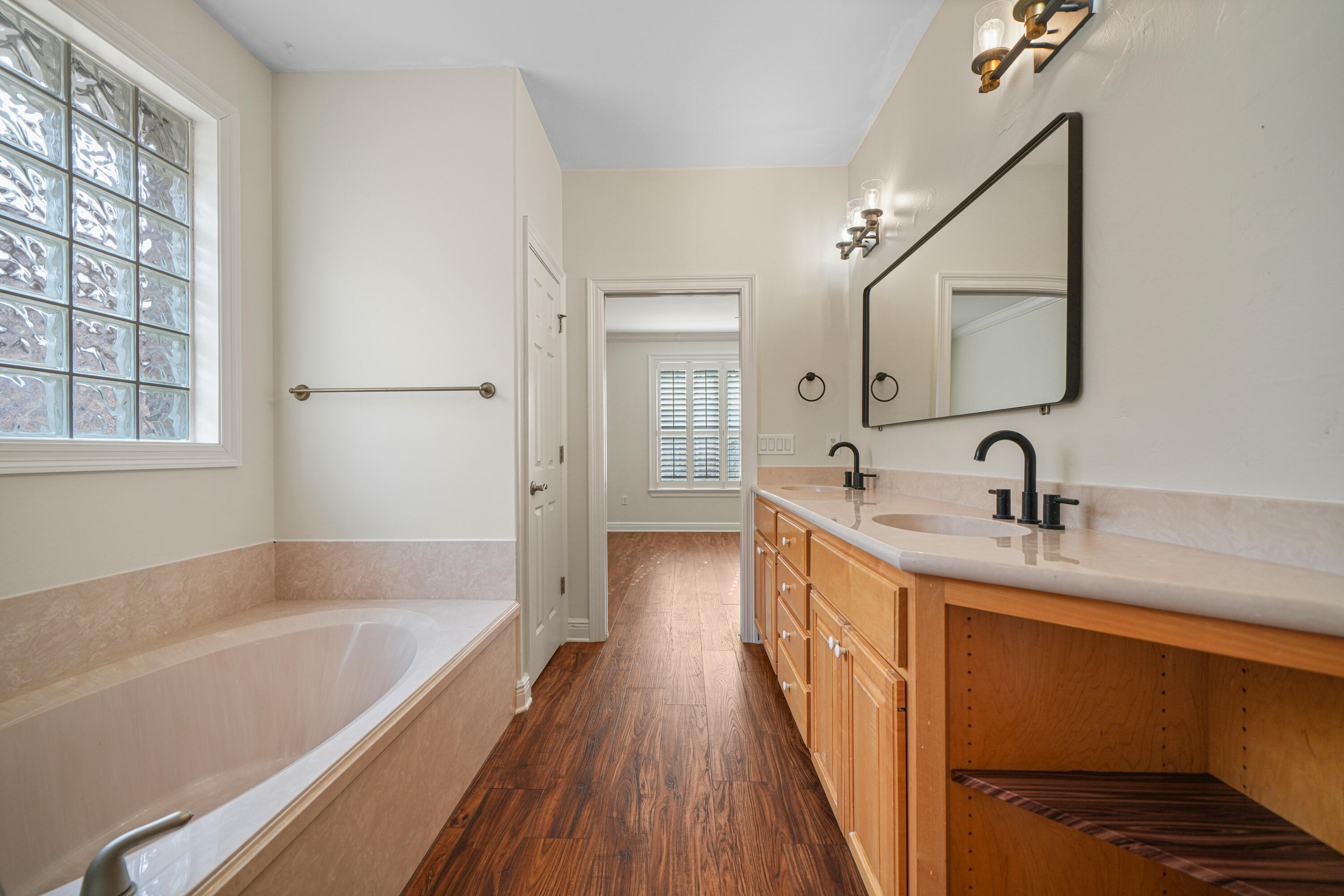 4116 Callaway Drive Niceville, FL 32578 - Photo 32 of 53 Primary Bathroom