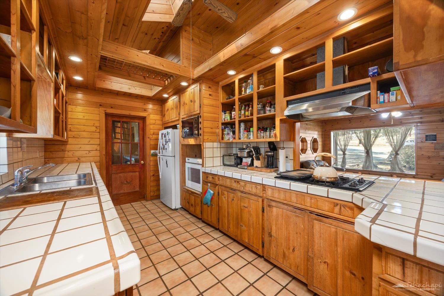 29972 Woodford-Tehachapi Road Keene, CA 93531 - Photo 13 of 46 Gallery Image 13
