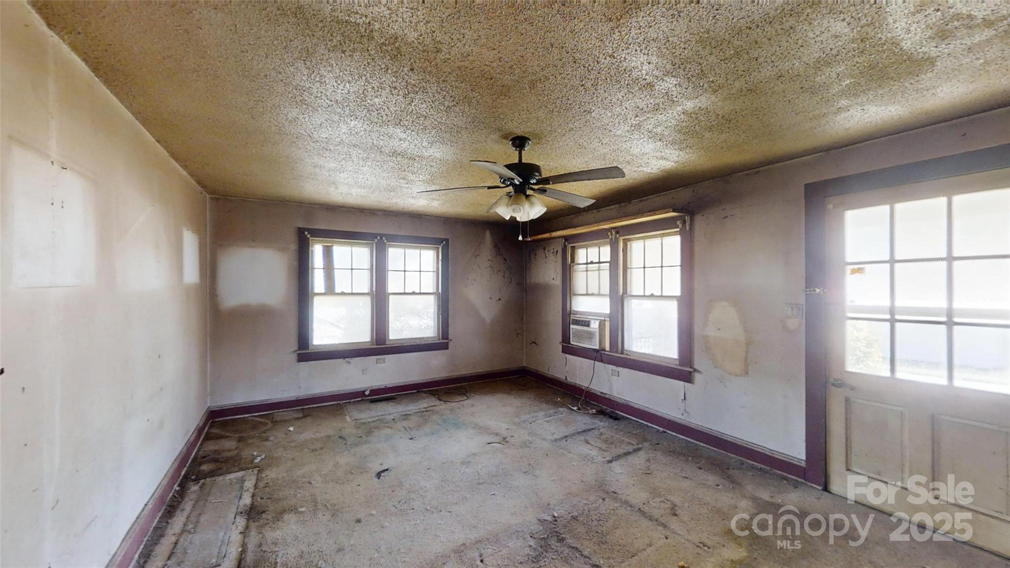 1628 Tunnel Road Asheville, NC 28805 - Photo 15 of 35