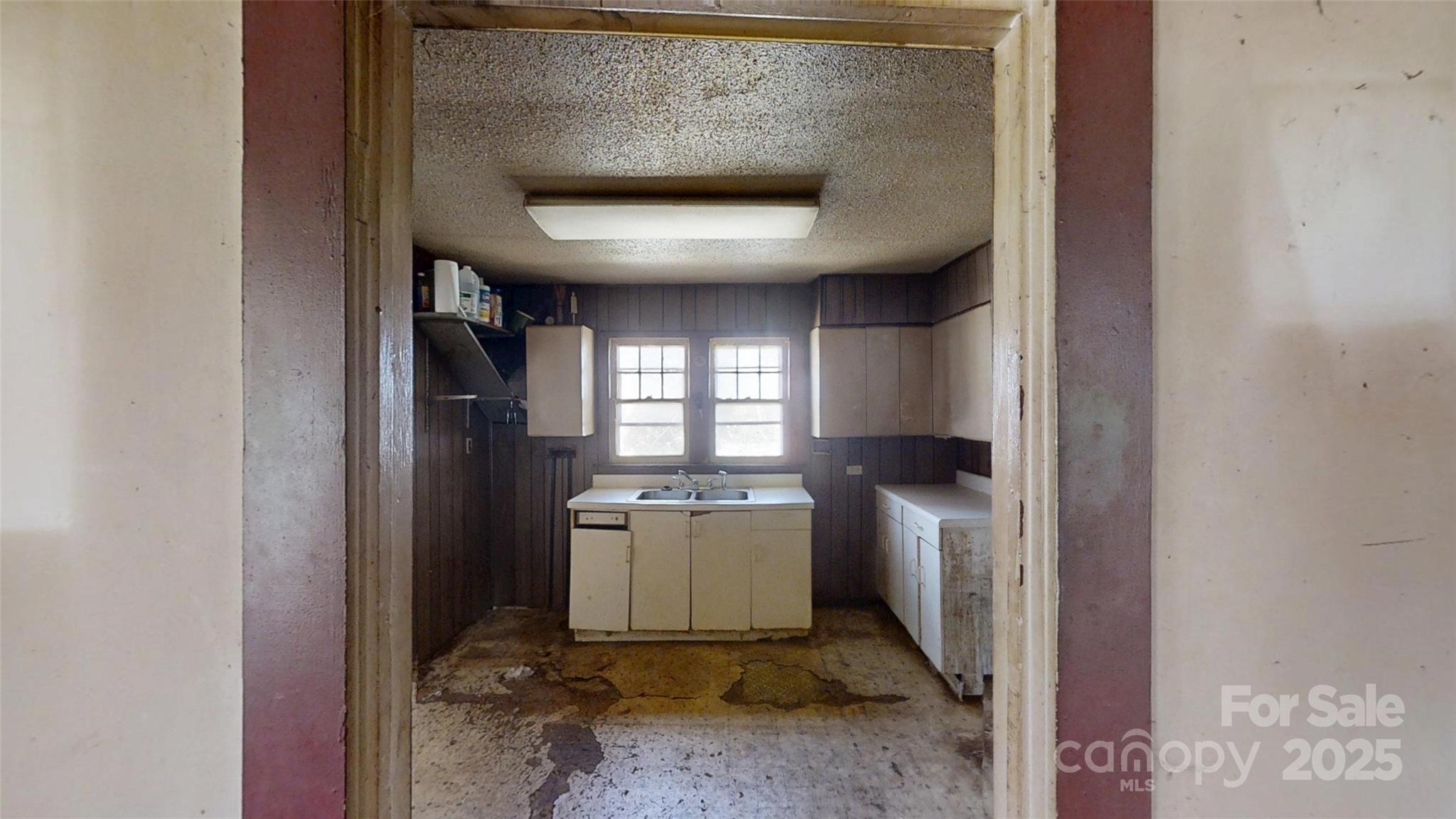 1628 Tunnel Road Asheville, NC 28805 - Photo 16 of 35