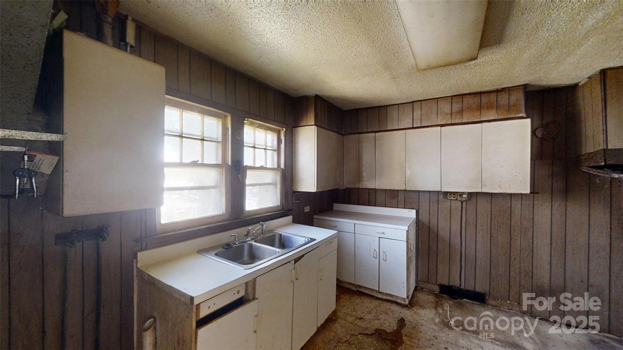 1628 Tunnel Road Asheville, NC 28805 - Photo 17 of 35