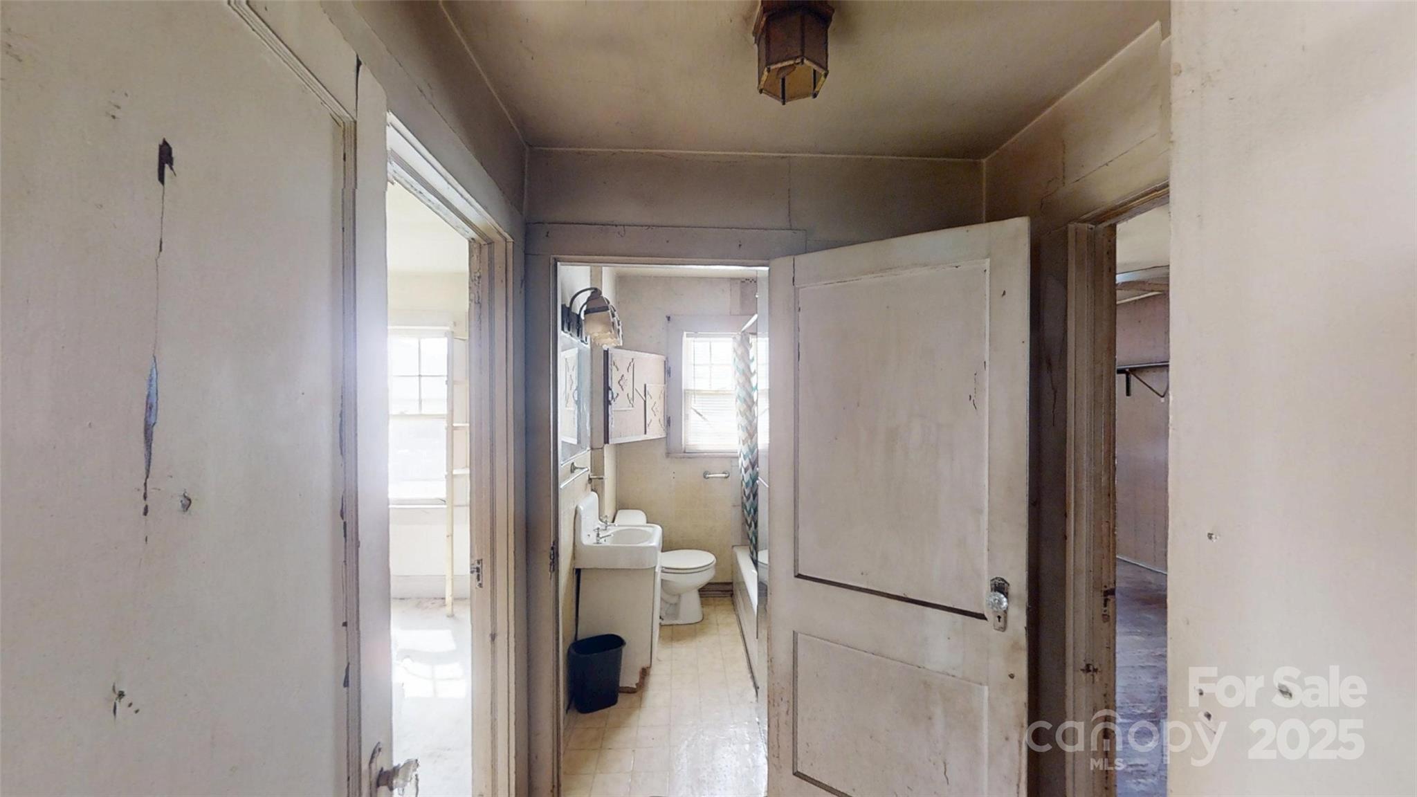 1628 Tunnel Road Asheville, NC 28805 - Photo 21 of 35