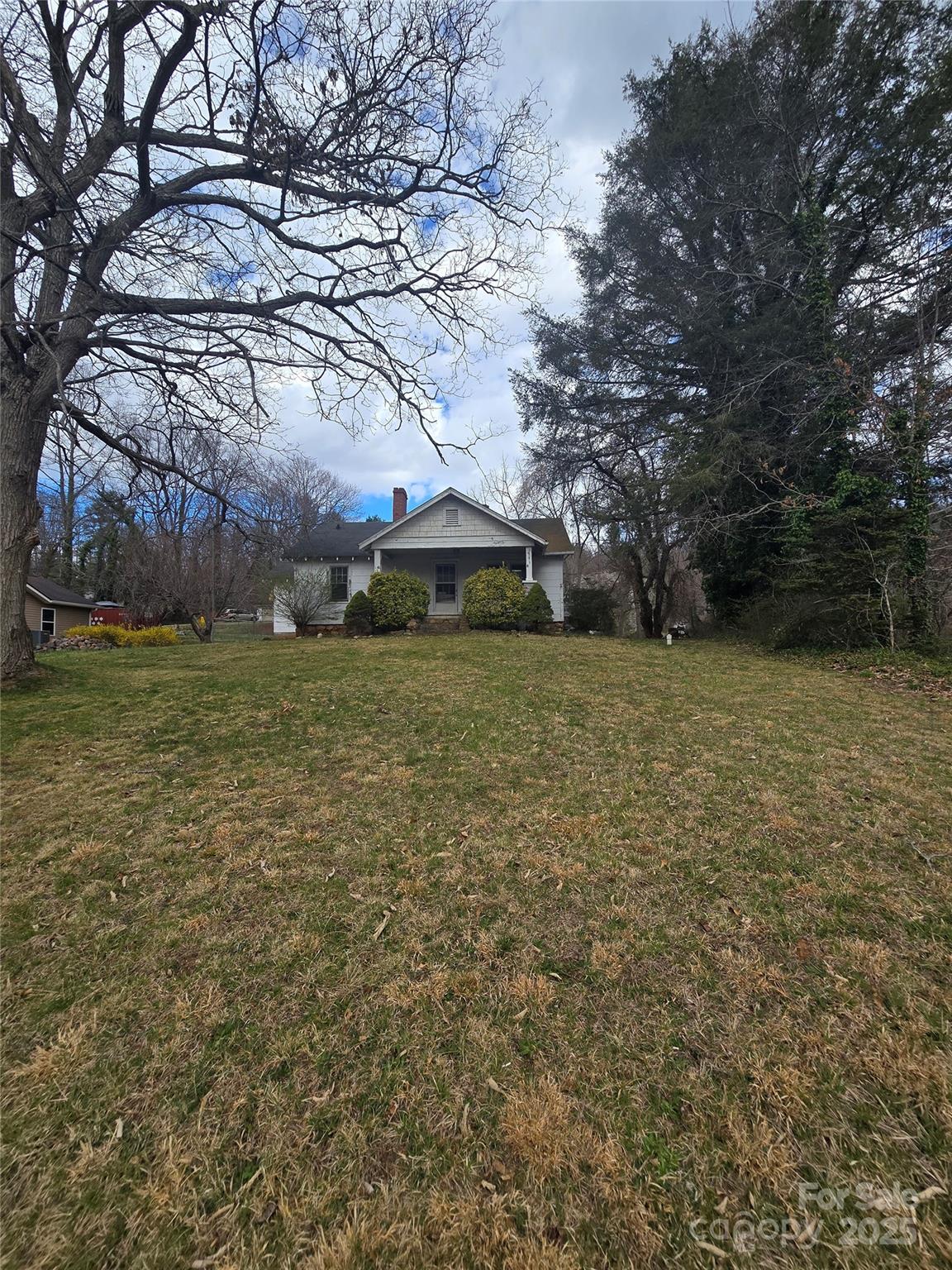 1628 Tunnel Road Asheville, NC 28805 - Photo 4 of 35