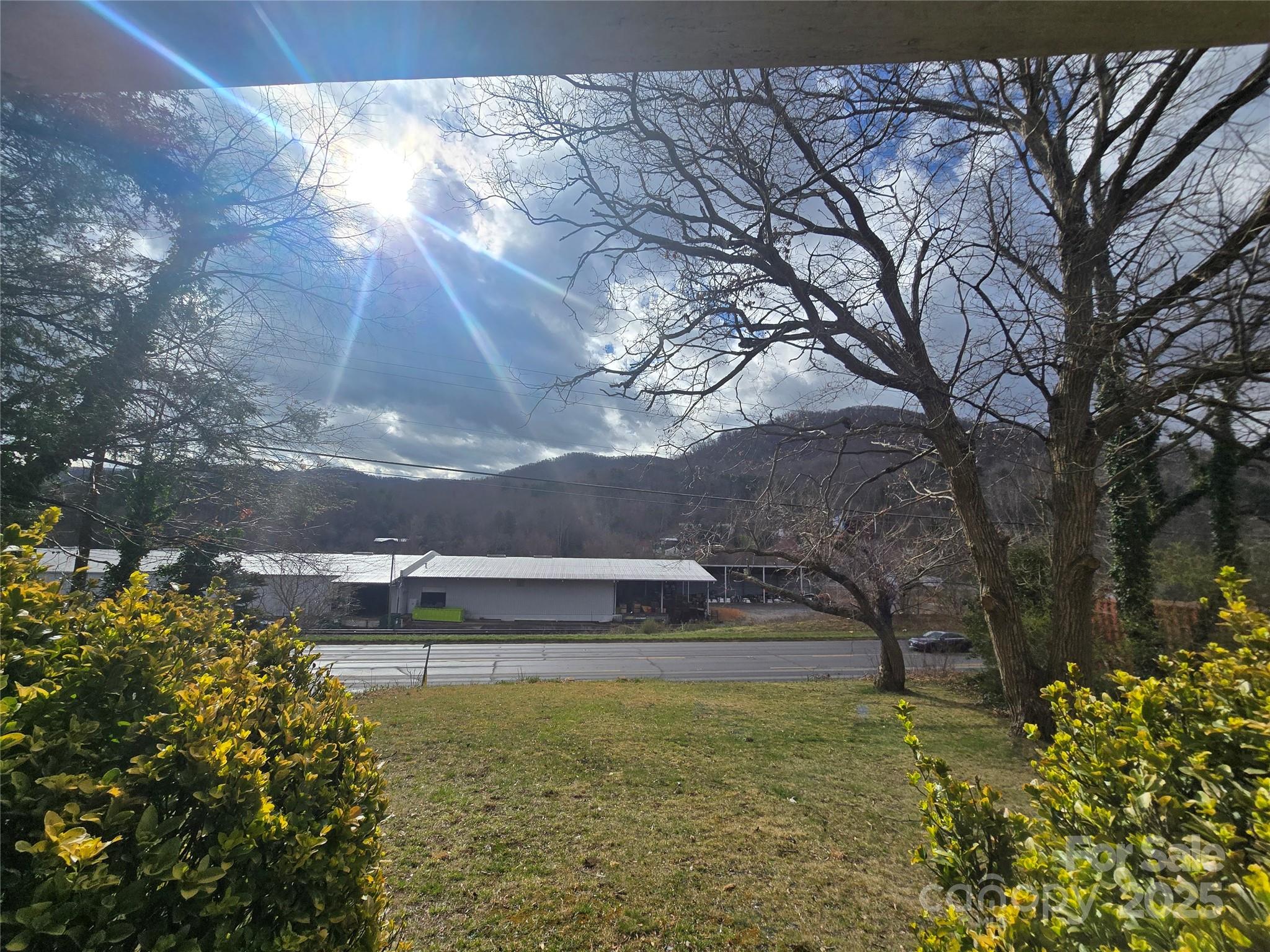 1628 Tunnel Road Asheville, NC 28805 - Photo 5 of 35