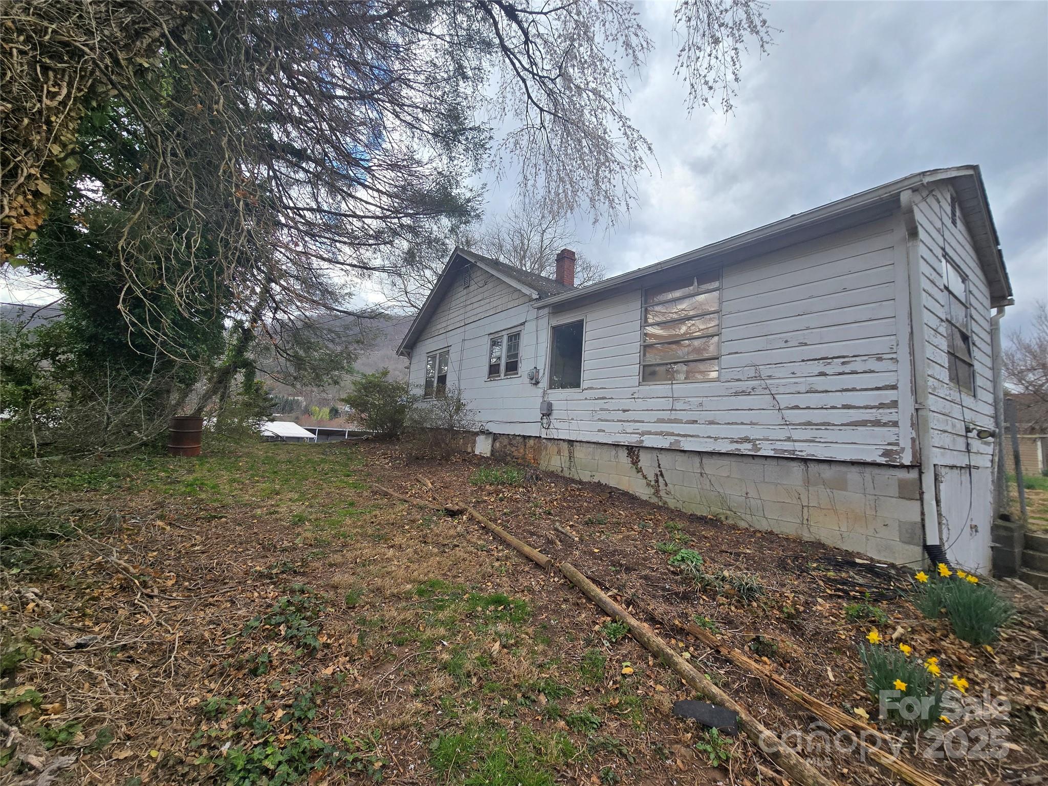 1628 Tunnel Road Asheville, NC 28805 - Photo 6 of 35