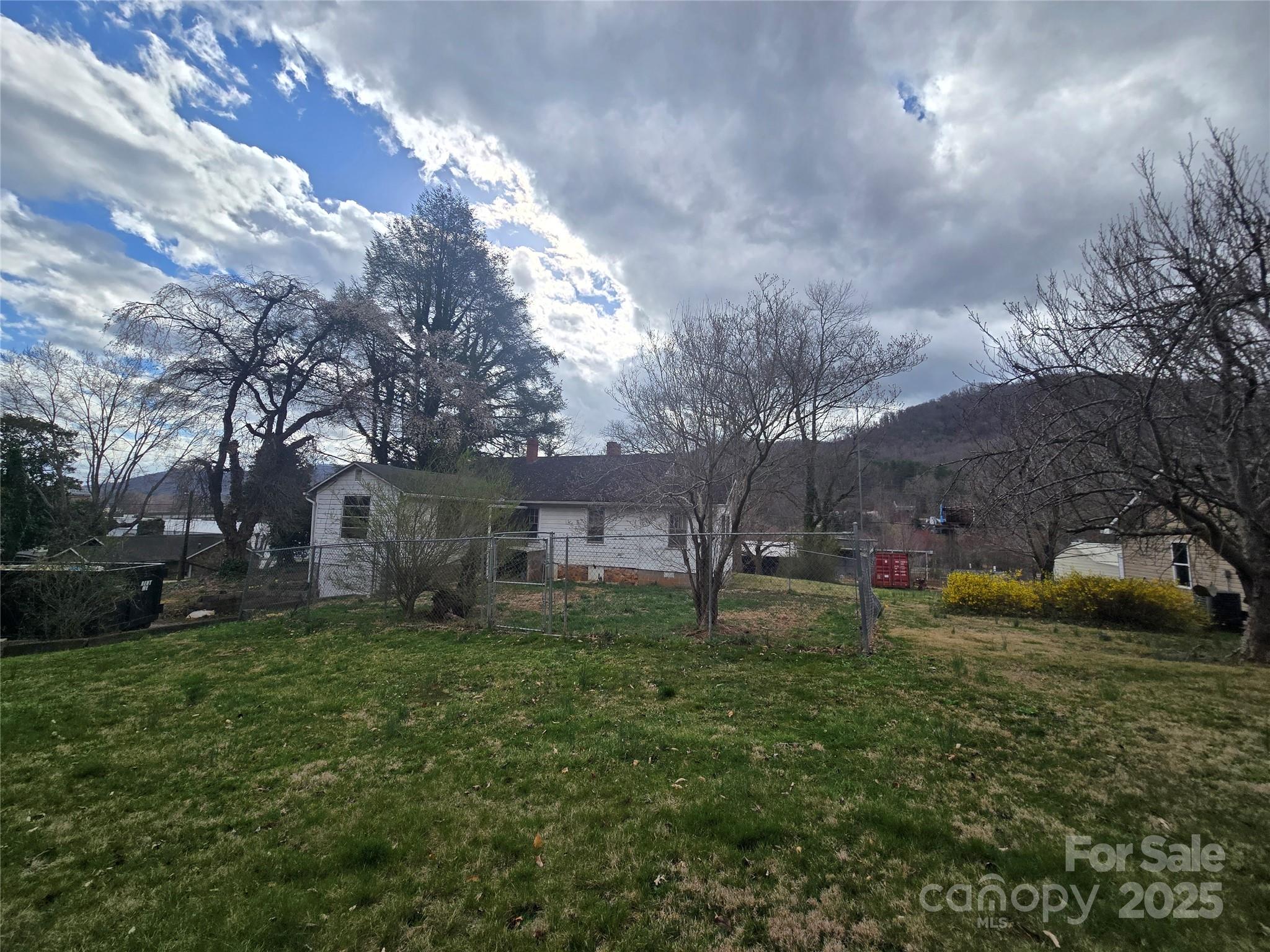 1628 Tunnel Road Asheville, NC 28805 - Photo 9 of 35