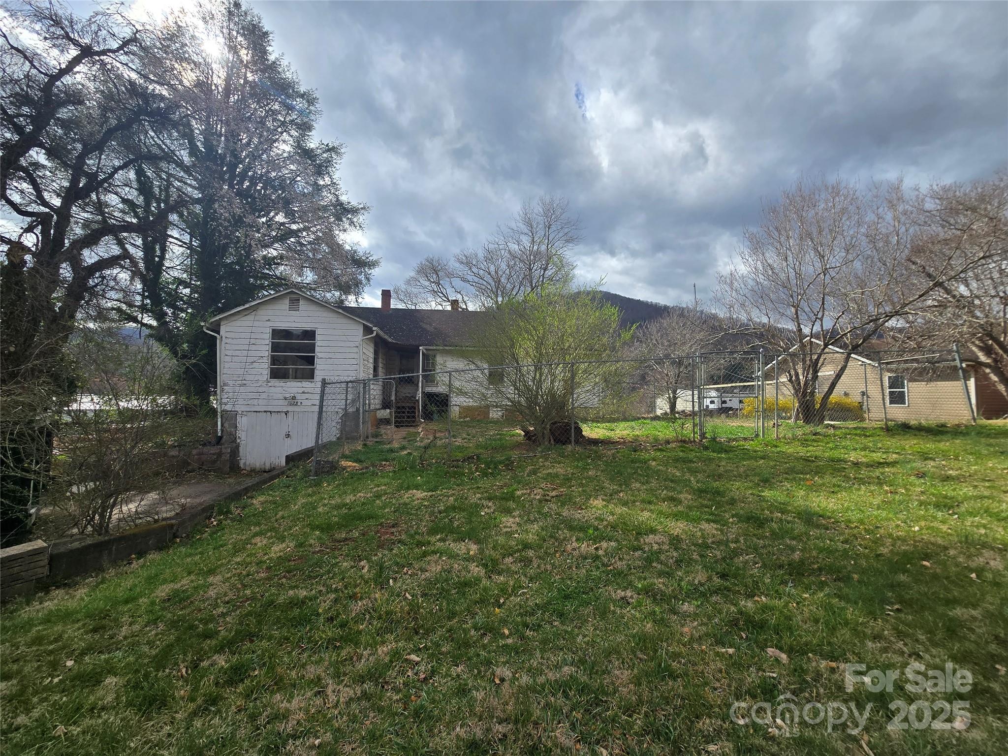1628 Tunnel Road Asheville, NC 28805 - Photo 10 of 35