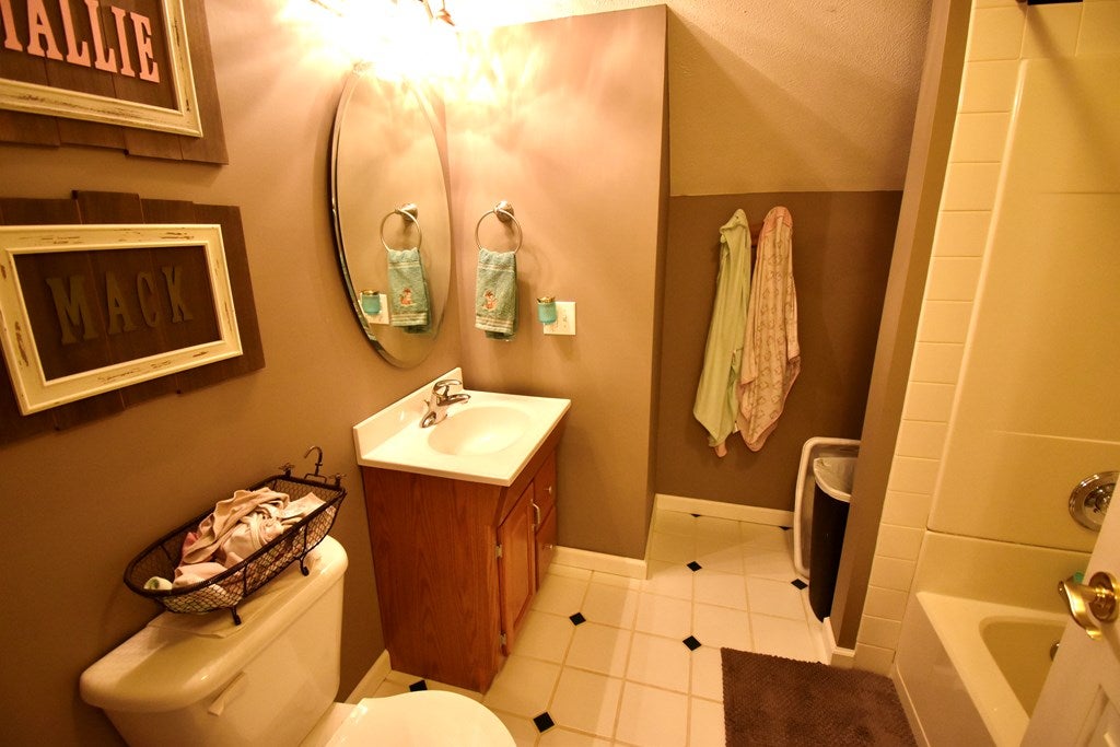 2160 Davis Knob Road Galax, VA 24333 - Photo 18 of 40 Gallery Image 18