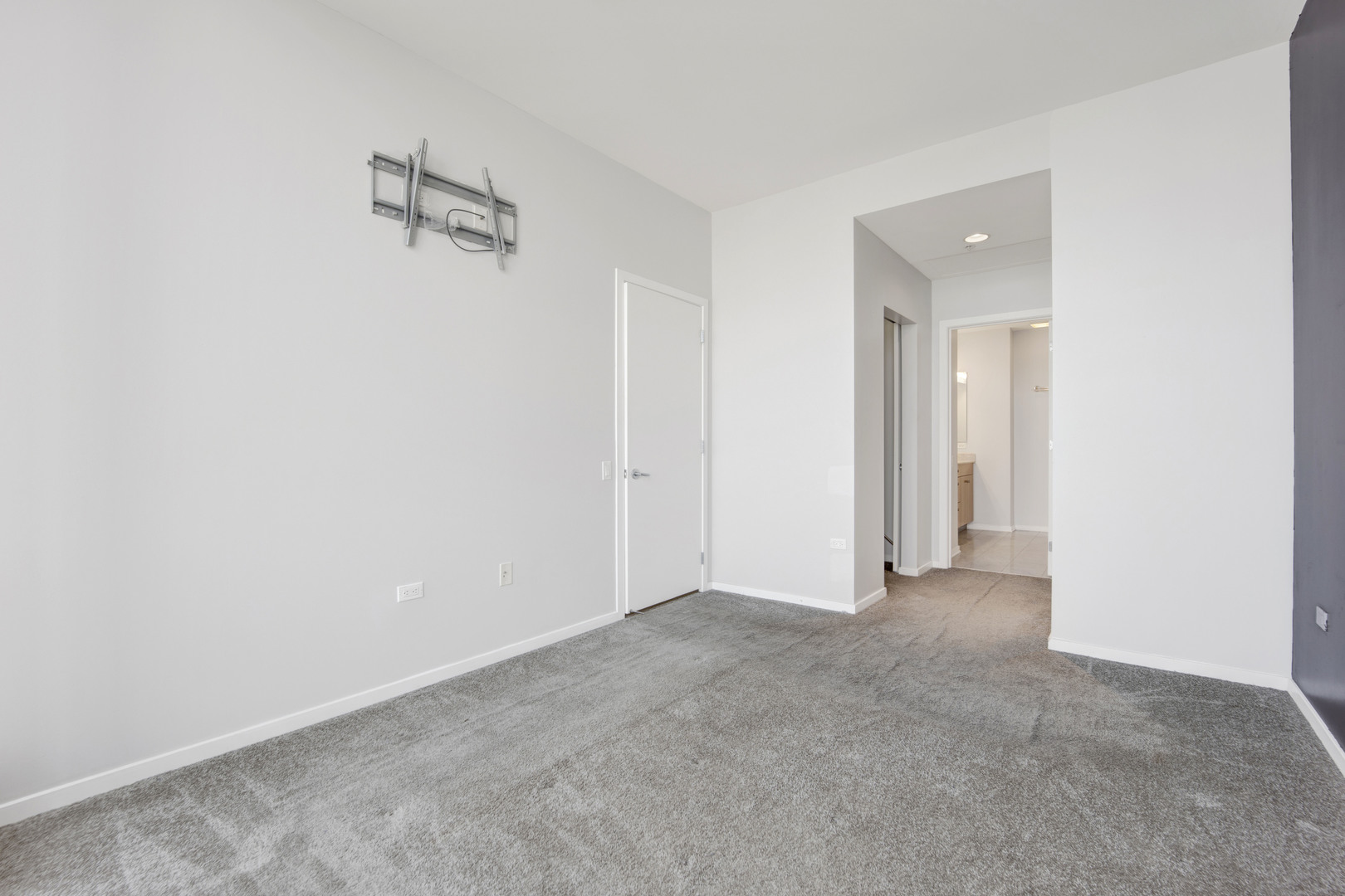 Undisclosed Address Chicago, IL 60654 - Photo 12 of 22 a view of an empty room