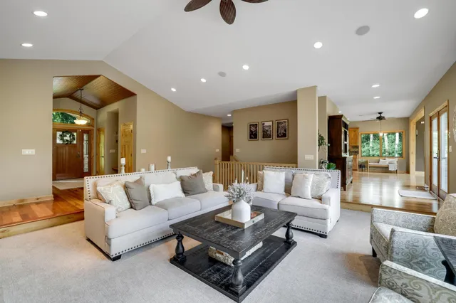 $1,150,000 | W10664 566th Avenue, Prescott, WI 54021