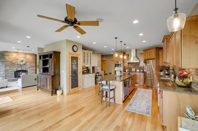 $1,150,000 | W10664 566th Avenue, Prescott, WI 54021